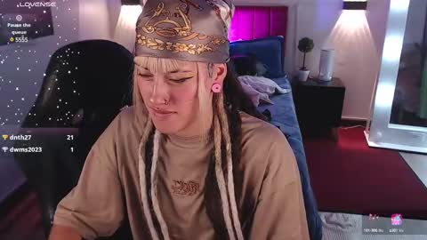 _sharlotte777 online show from March 7, 2025, 2:56 pm