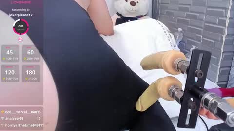 _sharlottt_ online show from February 21, 2025, 1:11 pm