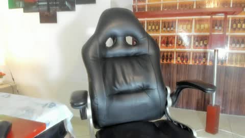 Snapshot of _shirleyy_ chatting on May 17, 2026, 7:39 am Shirley online show from May 17, 2026, 7:39 am