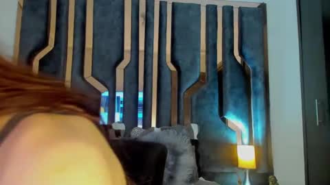 _silvia_vega_ online show from December 10, 2024, 2:05 am