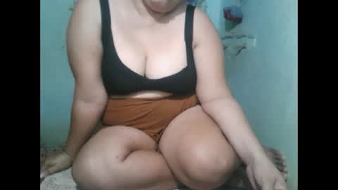 Snapshot of _simply_mama chatting on March 25, 2026, 1:33 am _simply_mama online show from March 25, 2026, 1:33 am