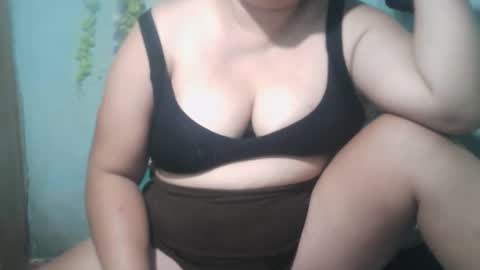 Snapshot of _simply_mama chatting on April 6, 2026, 10:05 am _simply_mama online show from April 6, 2026, 10:05 am