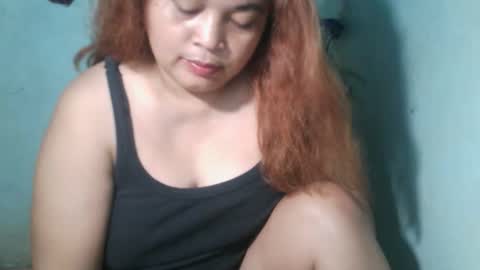 Snapshot of _simply_mama chatting on May 18, 2026, 9:42 pm _simply_mama online show from May 18, 2026, 9:42 pm