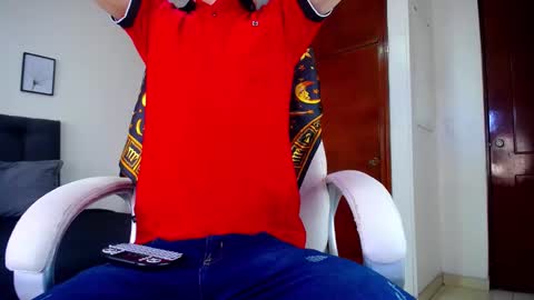 _skyleer_ online show from September 19, 2025, 8:09 pm