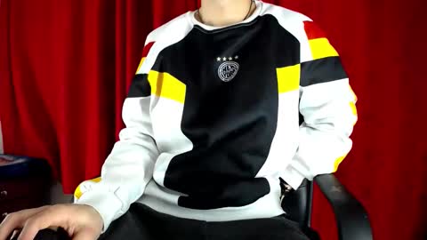 _skyleer_ online show from January 11, 2026, 11:32 pm