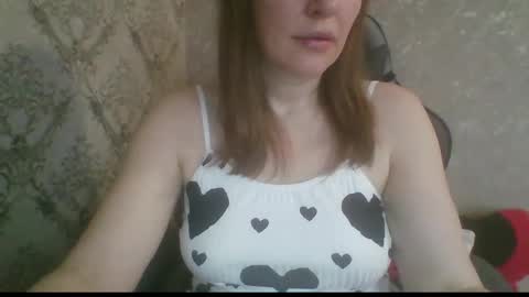 Snapshot of _sladkiegubki_ chatting on February 17, 2026, 6:43 am _sladkiegubki_ online show from February 17, 2026, 6:43 am