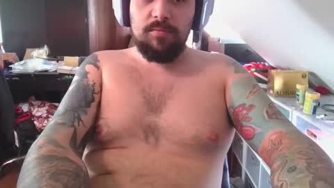 _smiley_bear27 online show from October 25, 2025, 1:46 am