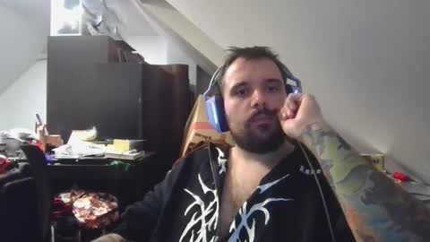 _smiley_bear27 online show from October 29, 2025, 11:56 am