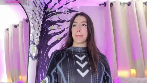    640  200   online show from November 13, 2025, 6:40 pm