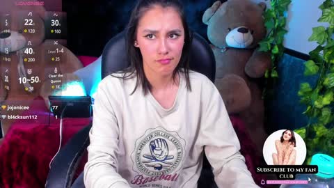 Sophie  online show from February 4, 2025, 11:27 pm