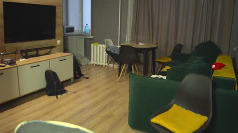 OLIVERpvt is open online show from February 11, 2025, 4:01 am