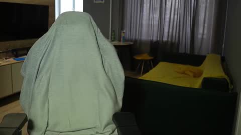 OLIVERpvt is open online show from February 27, 2026, 12:05 pm