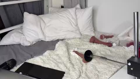 _stacymoon online show from February 28, 2026, 10:00 pm