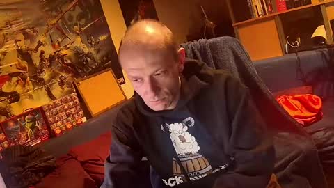 Snapshot of _svenerd_____ chatting on April 12, 2026, 12:04 am _svenerd_____ online show from April 12, 2026, 12:04 am