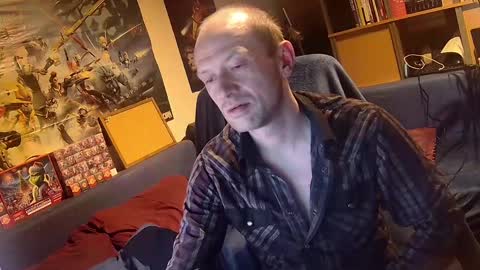 Snapshot of _svenerd_____ chatting on May 3, 2026, 7:42 pm _svenerd_____ online show from May 3, 2026, 7:42 pm