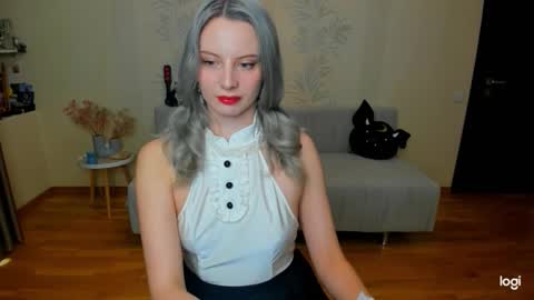 Marie online show from October 3, 2025, 12:02 pm