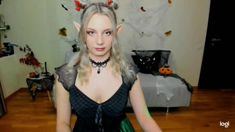 Marie online show from November 1, 2025, 6:21 pm