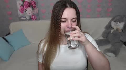 Lana online show from February 22, 2025, 11:02 am