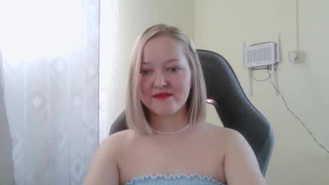 _sweet_smile_ online show from September 16, 2025, 10:27 am