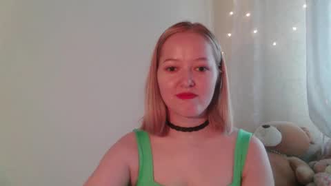 _sweet_smile_ online show from October 16, 2025, 10:05 am