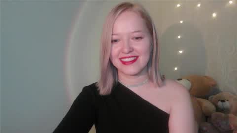 _sweet_smile_ online show from October 31, 2025, 11:06 pm