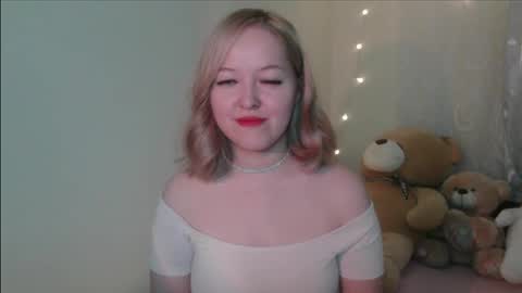 _sweet_smile_ online show from November 23, 2025, 7:57 pm