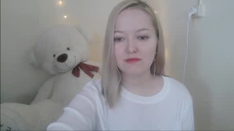 _sweet_smile_ online show from February 16, 2026, 8:43 am