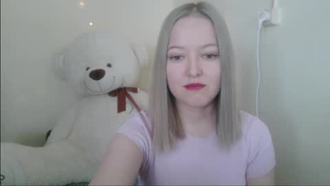 _sweet_smile_ online show from February 18, 2026, 8:43 am