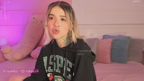 _tammarra_ online show from September 11, 2025, 8:42 pm