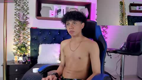 Snapshot of _taylor_black chatting on December 4, 2025, 10:40 pm Taylor online show from December 4, 2025, 10:40 pm