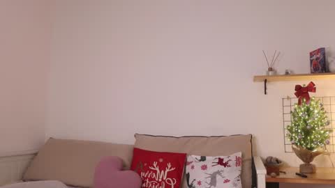 Annie online show from January 2, 2025, 4:41 am