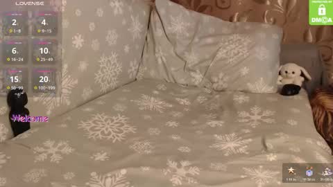 Mia online show from December 21, 2025, 2:57 pm