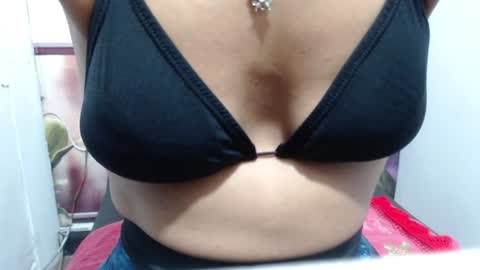 Snapshot of _thamaraa_ chatting on July 19, 2026, 3:27 pm Tamara online show from July 19, 2026, 3:27 pm