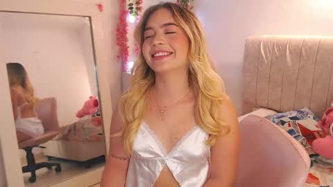 _tiffany1 online show from April 13, 2026, 11:32 pm