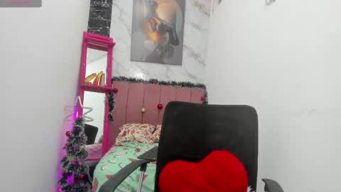 tinny online show from December 12, 2024, 5:48 pm