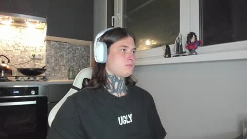 _torfin_ online show from February 20, 2025, 9:09 pm