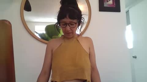 _tutti_frutti_ online show from April 20, 2026, 7:26 pm