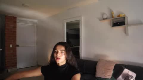 Anastasia Vahos online show from October 5, 2025, 5:11 pm