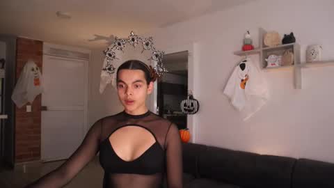 Anastasia Vahos online show from October 31, 2025, 5:36 pm