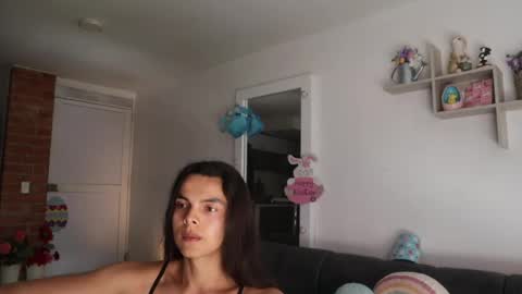 Anastasia Vahos online show from April 17, 2026, 5:16 pm