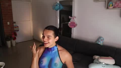 Anastasia Vahos online show from April 21, 2026, 5:17 pm