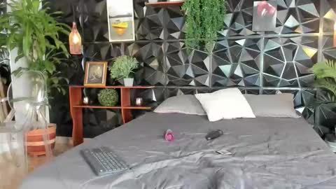 _valentina_69 online show from October 30, 2025, 2:51 pm