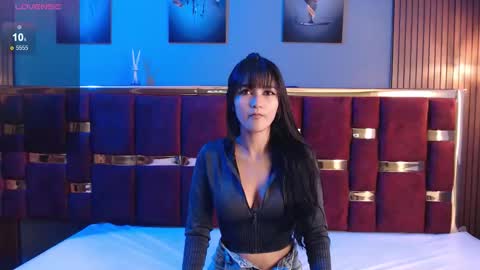_valery34_ online show from April 6, 2026, 11:33 am
