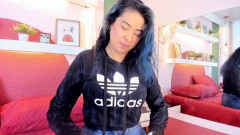 _valeryboobs_ online show from September 17, 2025, 12:51 pm