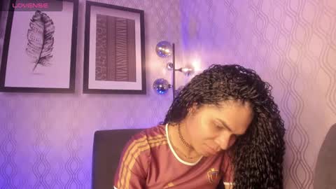 Snapshot of _vennuss_ chatting on February 2, 2025, 10:49 pm Venus online show from February 2, 2025, 10:49 pm