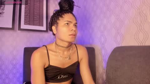 Snapshot of _vennuss_ chatting on February 5, 2025, 8:00 am Venus online show from February 5, 2025, 8:00 am