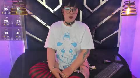   Vermeil   online show from September 9, 2025, 7:02 pm