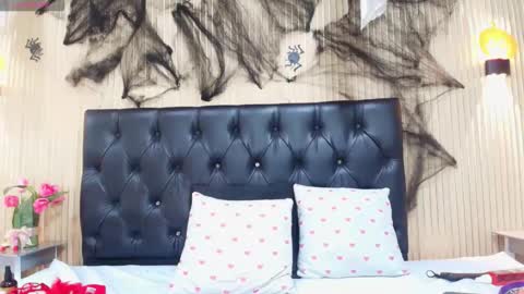 Veronica  online show from October 24, 2025, 4:09 am