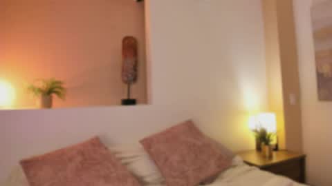 Victoria online show from April 21, 2026, 12:11 pm