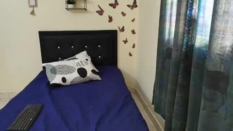 _victoriia_971 online show from February 24, 2025, 12:26 pm